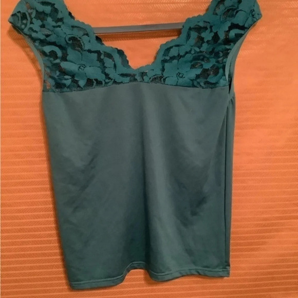 TEAL BLOUSE~LIGHTWEIGHT WITH~SOFT LACE DETAIL~SIZE M - Picture 3 of 4